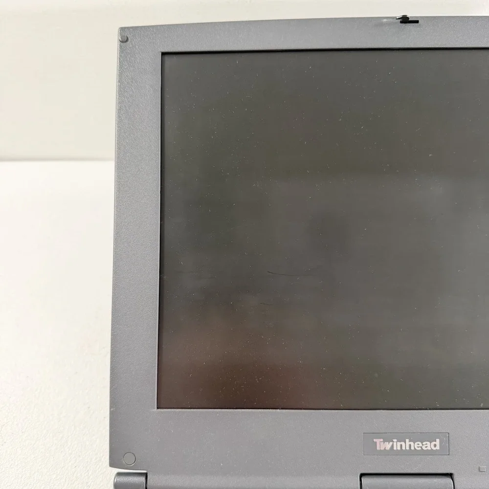 Vintage Twinhead P88 Laptop Computer Intel Pentium II AS IS FOR PARTS‎ READ
